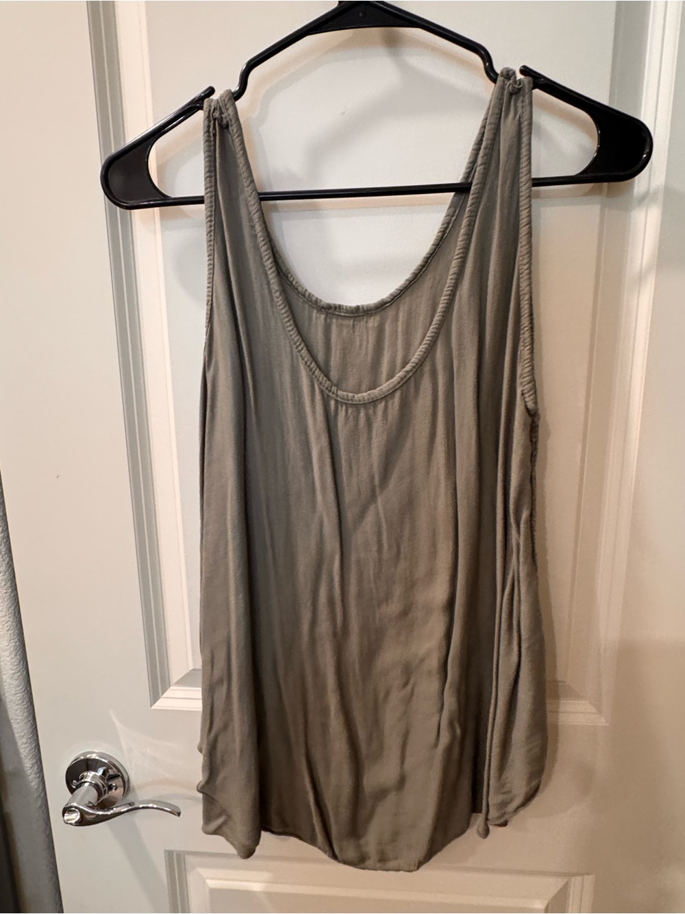Women's Sleeveless Scoop Neck Tank Top - Olive Gray M/L